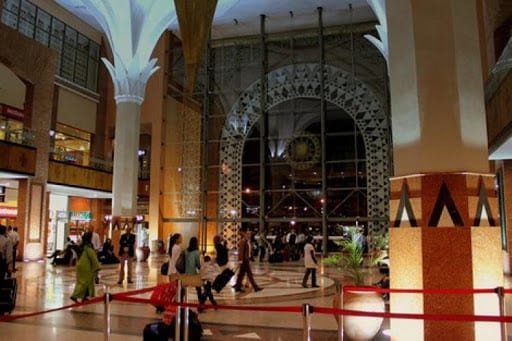 مرّاكش.. حفلة عيد ميلاد إحدى المستخدمات بمحطة القطار توقف حركته