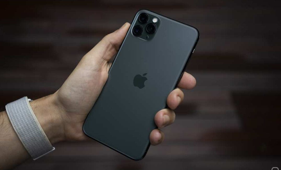 “غوغل” تزف بشرى لأصحاب هواتف “آيفون”: يمكنكم جعله “افتراضي”