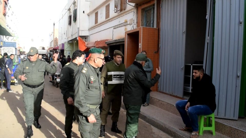 نقل قائد بتيفلت الى مصحة خاصة بالقنيطرة بعد تعرضه لاعتداء أثناء فرض حالة الطوارئ