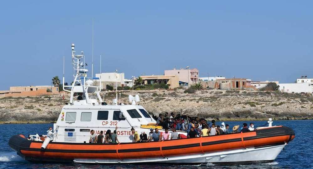 قوارب الموت.. إنقاذ 7 وغرق 11 مهاجرا إفريقيا بتونس