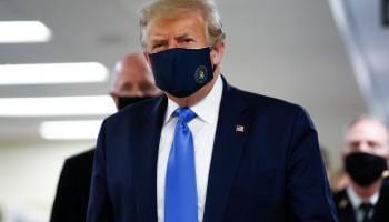 ترامب وزوجته يخضان للحجر الصحي بعد إصابة مساعدته 