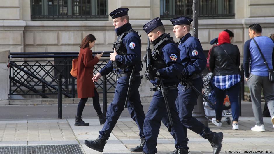 الحكومة الفرنسية تعلن عن “خطة عمل” ضد التطرف