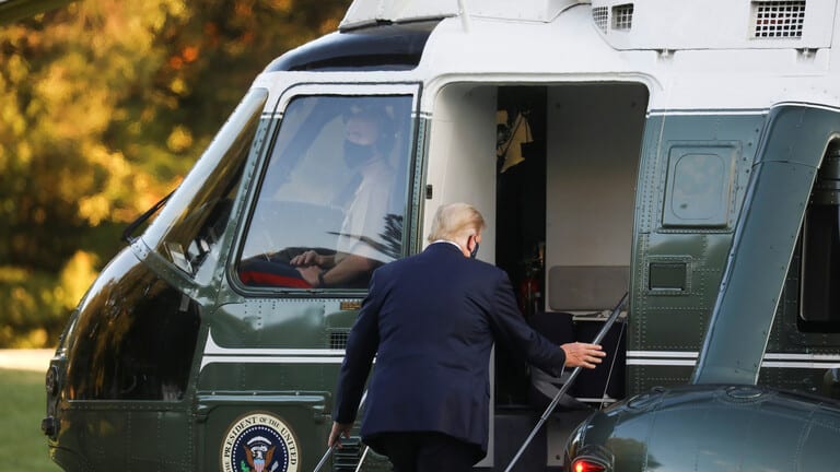 أول تغريدة لترامب بعد نقله للمستشفى العسكري