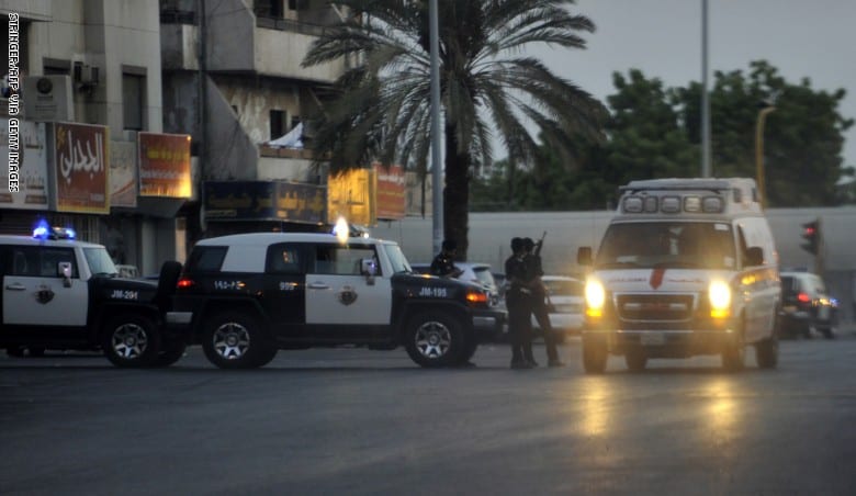 شرطة مكة: القبض على مواطن اعتدى بآلة حادة على حارس أمن القنصلية الفرنسية