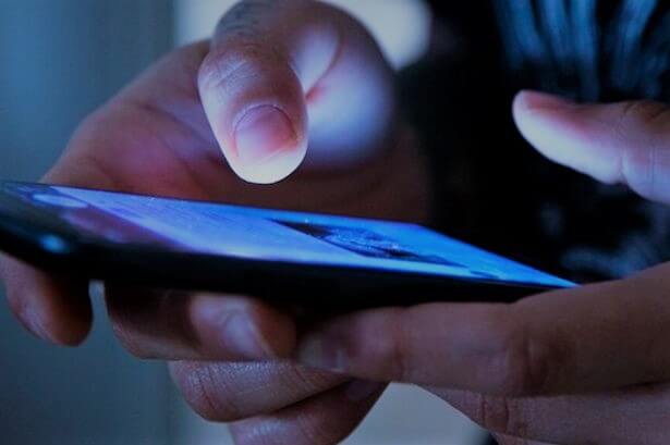 مبقا ما يعجب.. زوج يكشف بالصدفة فيديو لممارسة جنسية لزوجته على هاتفها بإقليم شيشاوة