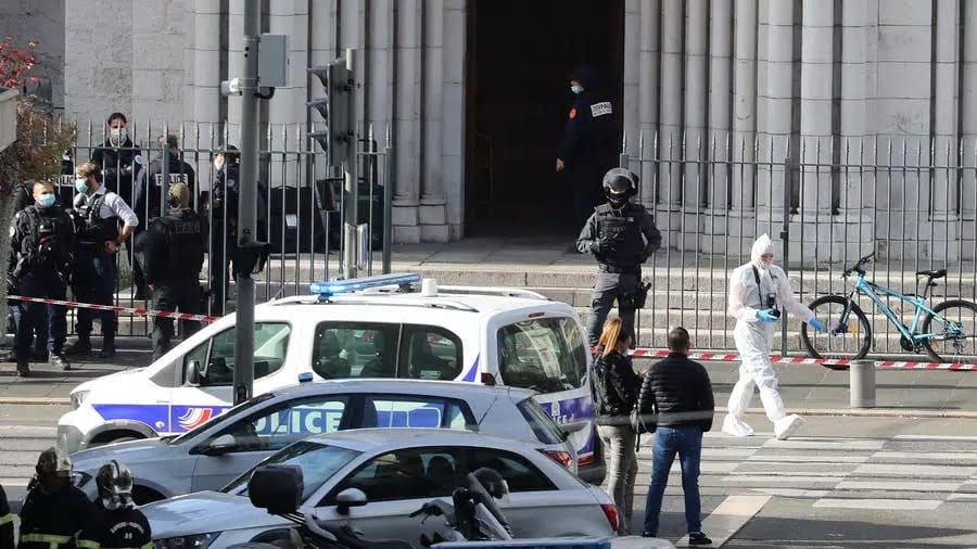 عاجل. قتلى في هجوم بسكين في كنيسة فرنسية ونيابة مكافحة الإرهاب تفتح تحقيقا