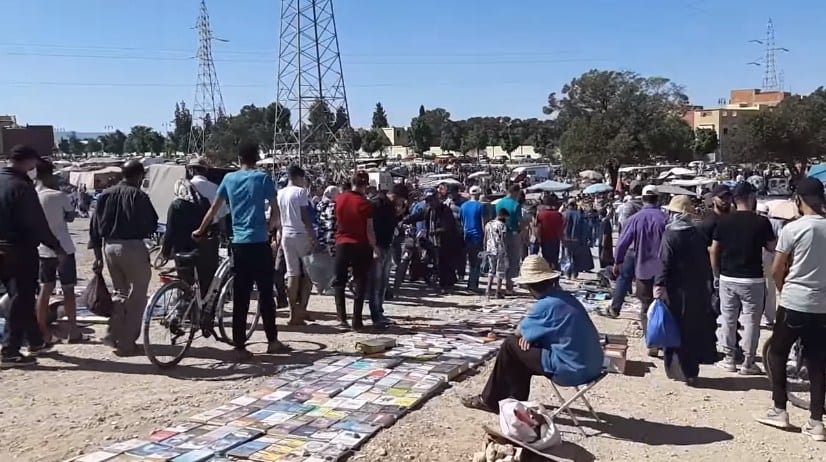 بالصور.. مشاهد صادمة لإكتظاظ “سوق الأحد” بوجدة في زمن كورونا ونشطاء يدقون ناقوس الخطر