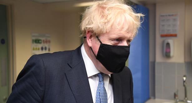 بريطانيا.. جونسون يكشف عن نظام جديد للإنذار من كورونا