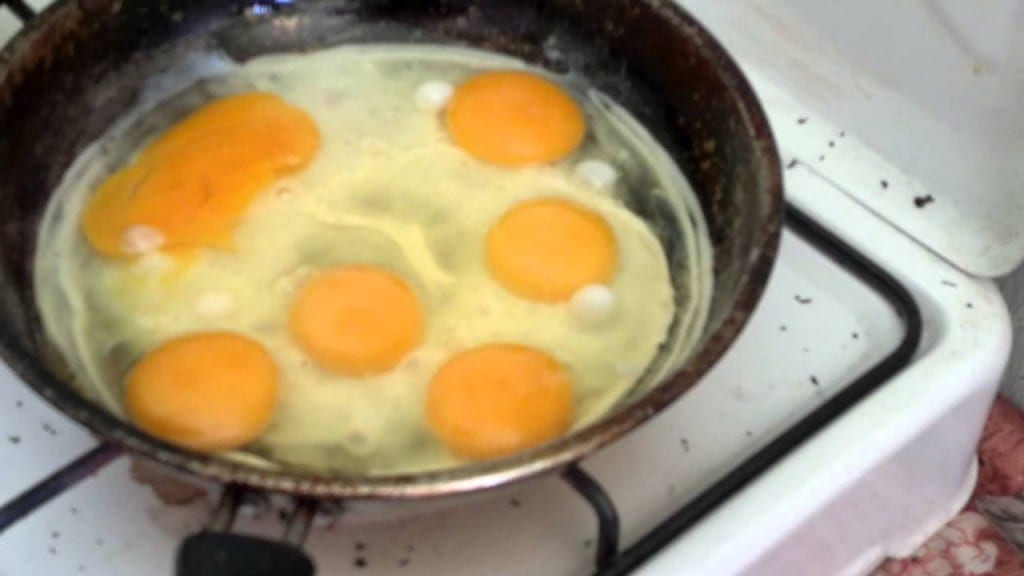 يقوي عضوا حيويا في الجسد. خمسة فوائد صحية للبيض