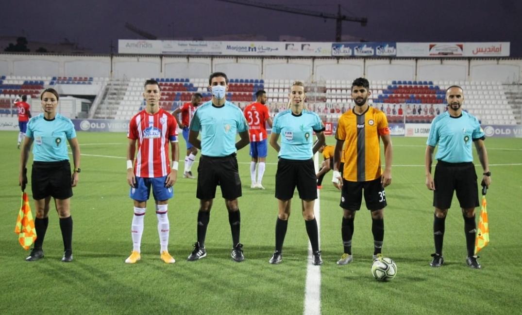 بشرى كربوبي. اول حكمة تقود مباراة في البطولة الإحترافية