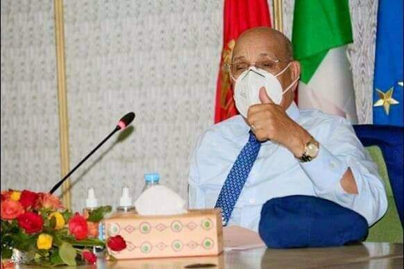 جماعة العيون تدعم قطاع الصحة ب 12 طبيبا و25 ممرضا وسيارات إسعاف