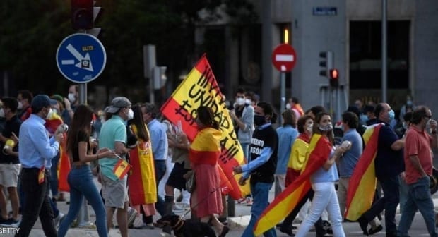 إسبانيا .. احتجاجات مصحوبة بأعمال شغب وتخريب في عدة مدن بسبب كورونا