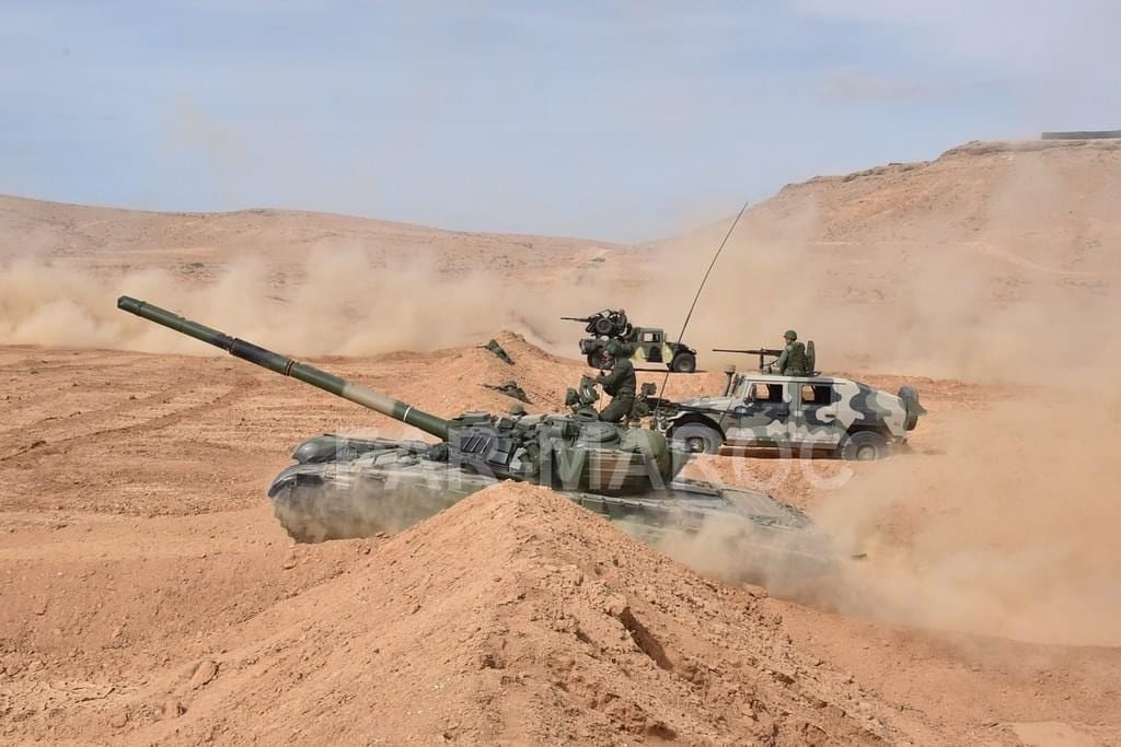 تفاصيل تدمير الجيش آلية للبوليساريو لحمل الأسلحة شرق الجدار الأمني في الصحراء