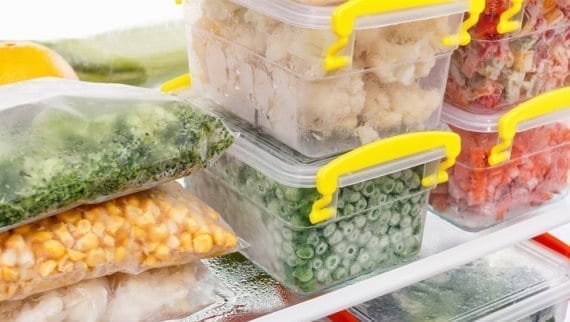 هل تنقل الأطعمة المجمّدة “كورونا”.. الصحة العالمية تحسم الجدل