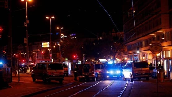 تضارب في الأنباء حول سقوط قتلى وجرحى في حادث لإطلاق النار قرب معبد يهودي وسط فيينا عاصمة النمسا