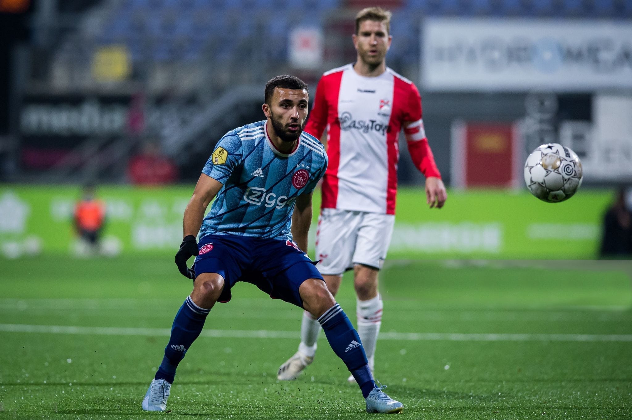 أسود العالم.. لبيض يقود أجاكس لتسجيل رقم قياسي جديد