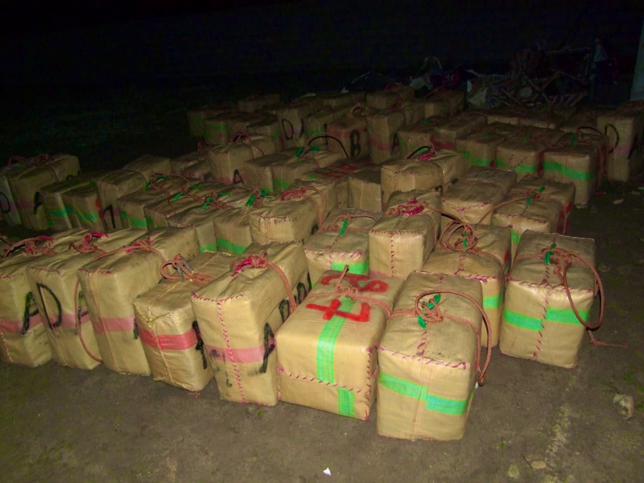 ميناء طنجة المتوسط.. إحباط محاولة لتهريب حوالى نص طن من “الحشيش”