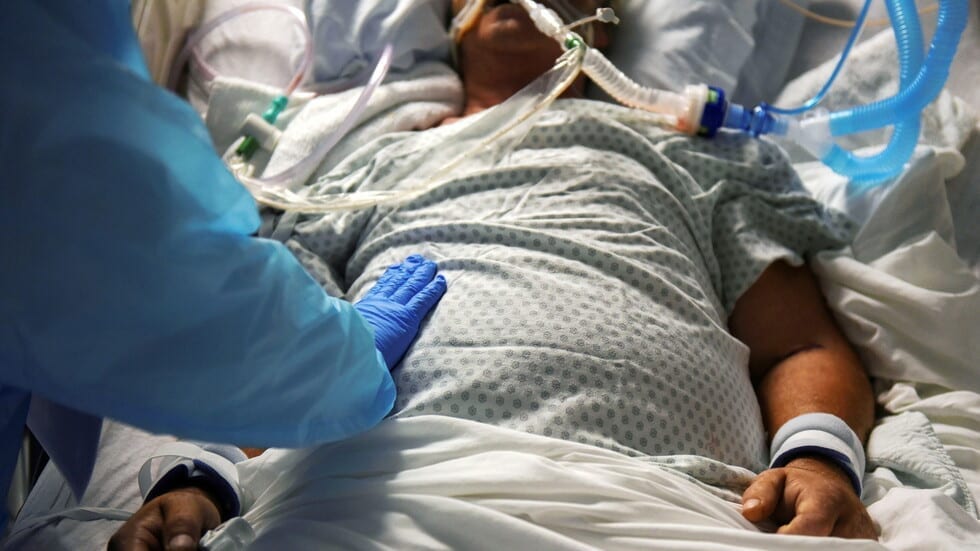 علماء.. الكشف عن سبب الالتهاب الرئوي لدى مصابي كورونا