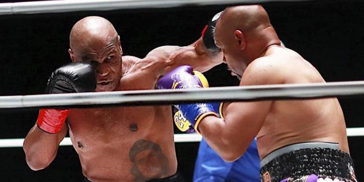 عن عمر 54 سنة.. تايسون يتعادل مع  جونز جونيور