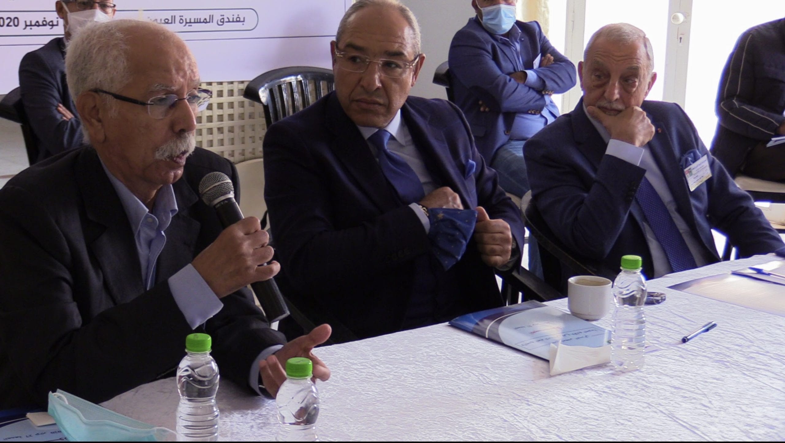 الفيدرالية المغربية لناشري الصحف تدعو من العيون الصحافة الجزائرية إلى التقيد بشرف المهنة