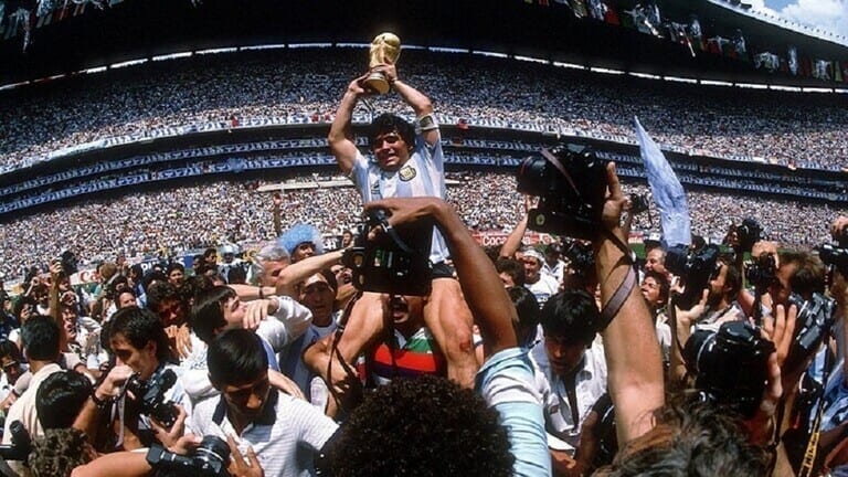 شاهد.. أخر صورة للراحل مارادونا