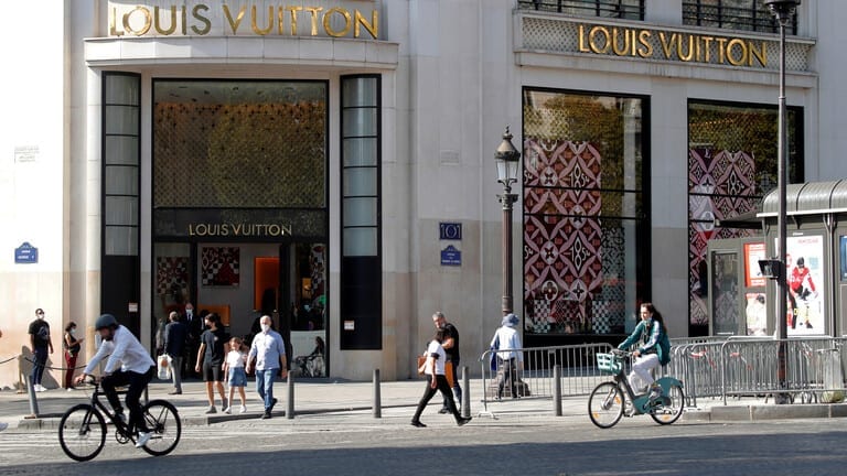 فرنسا.. فرض حظر تجول جديد من الـ 8 ليلا إلى الـ 6 صباحا