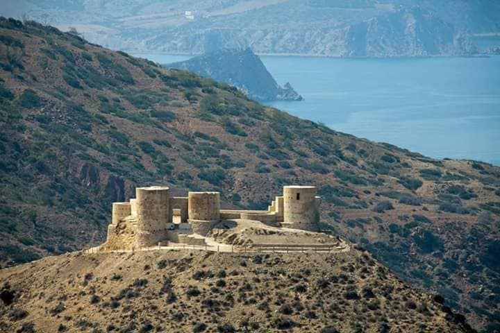 قلعة الطوريس.. صرح معماري فريد بمنطقة صنهاجة بالريف