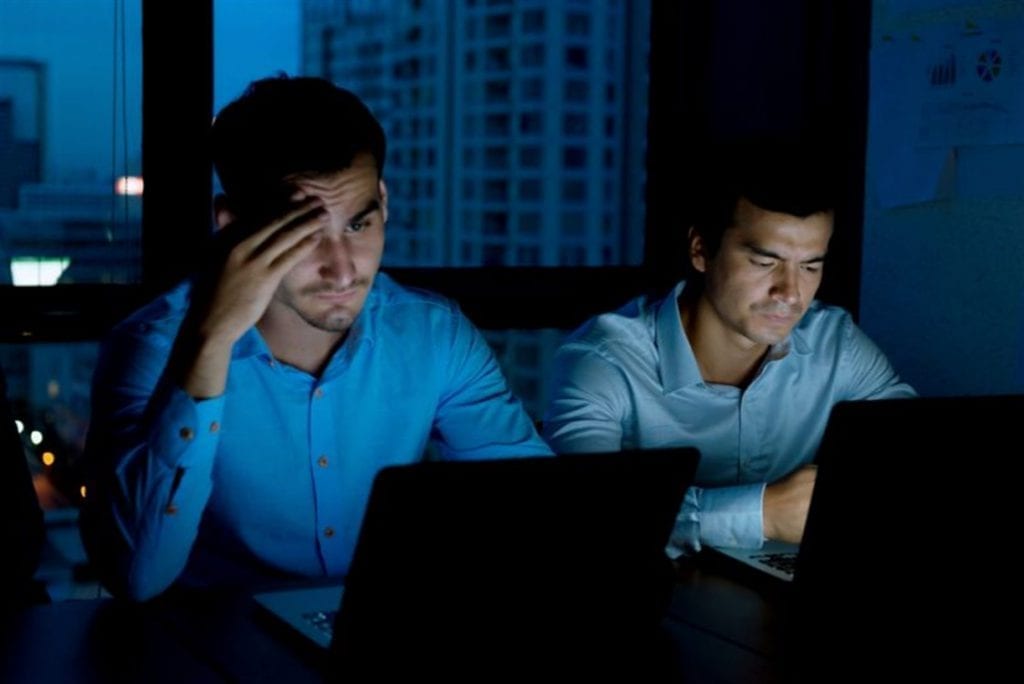 لأصحاب العمل الليلي احذروا مرض “ميكروبيوم الأمعاء”