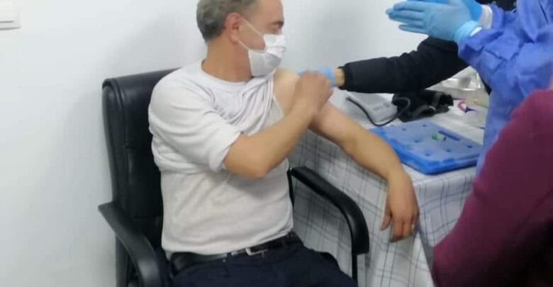 العيون.. انطلاق حملة التلقيح ضد كورونا لفائدة الأطر التربوية