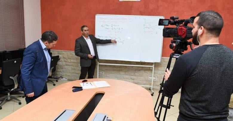 في زمن الجائحة: التدريس بالتناوب حضوريا و عن بعد.. كل الأنماط ممكنة لتأمين الزمن الدراسي