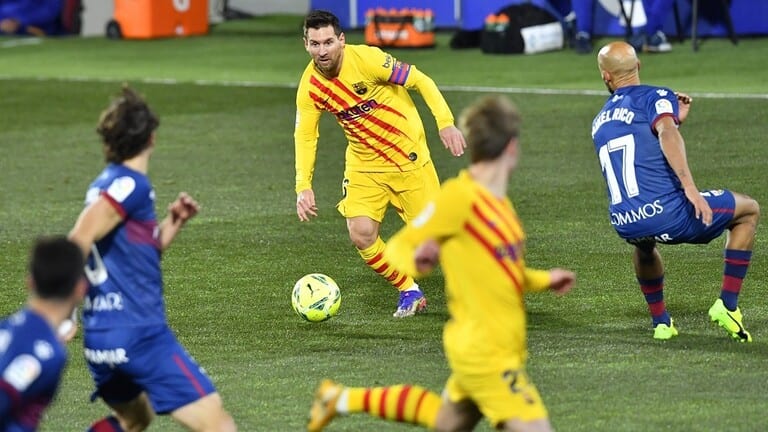 الليغا.. برشلونة يفوز بشق الأنفس على هويسكا 