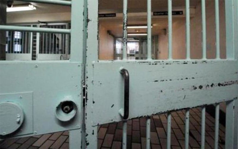 بعد محاولة الإنتحار.. وفاة نزيل في سجن الداخلة عند نقله للمستشفى