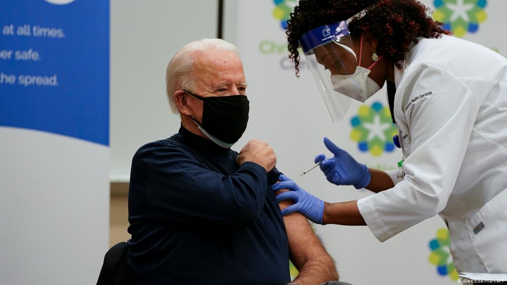 أمريكا.. جو بايدن يتلقى جرعته الثانية من لقاح كورونا