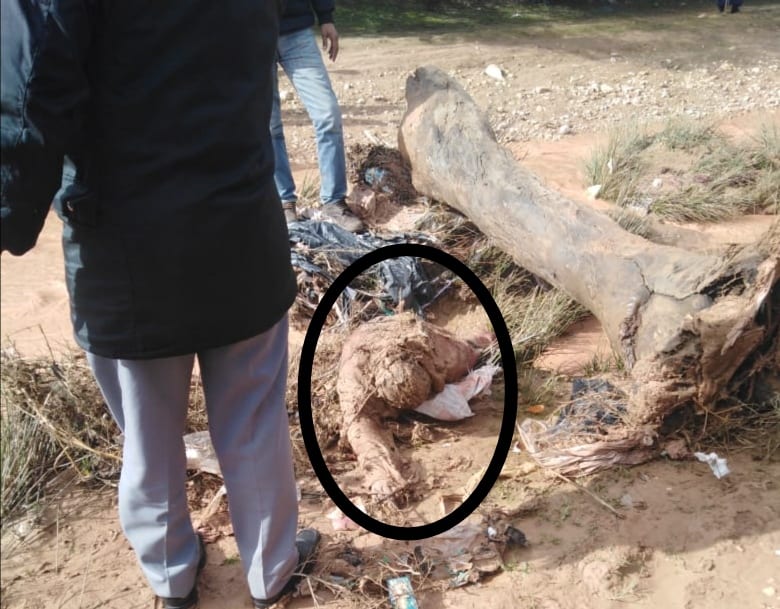 عاجل . العثور على جثة شخص جرفته مياه وادي إفراح ضاحية شيشاوة(صور)