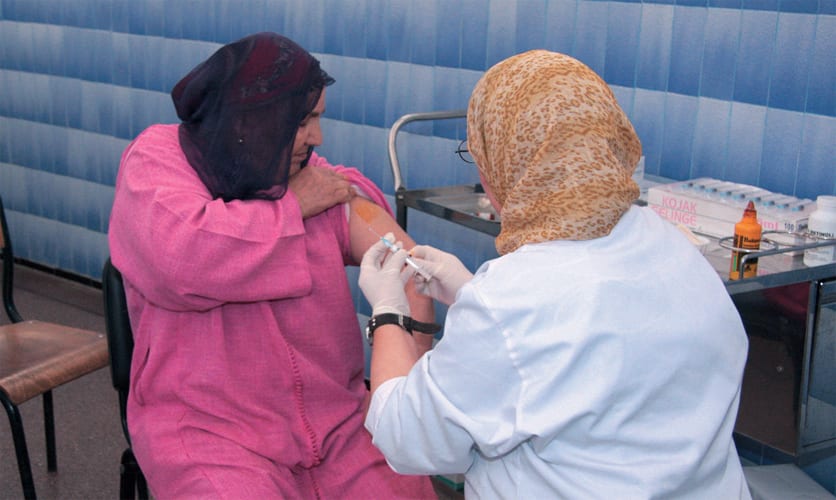 وزارة الصحة توضح حقيقة وفاة مسنّيْن إثر تلقيهما اللقاح بجهة فاس-مكناس