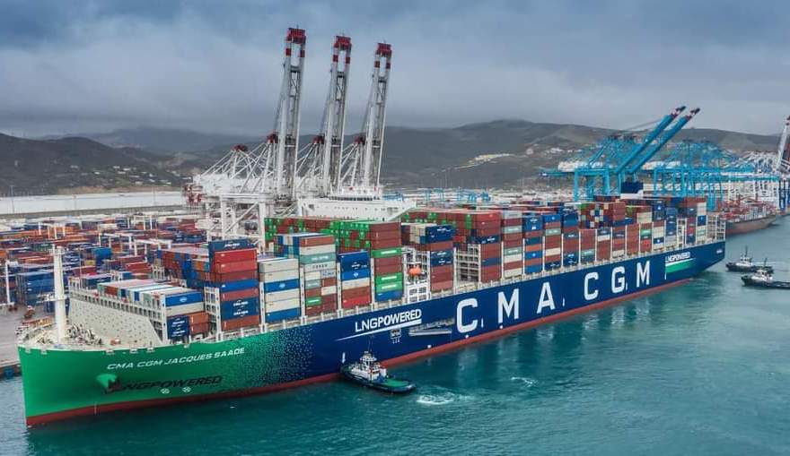 ميناء طنجة المتوسط يستقبل أكبر باخرة شحن تعمل بالغاز الطبيعي المسال