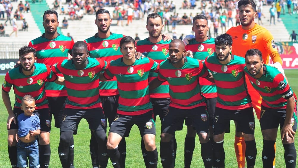 “الكاف” يحرج مولودية الجزائر.. مبارتين في ملعب واحد في نفس اليوم