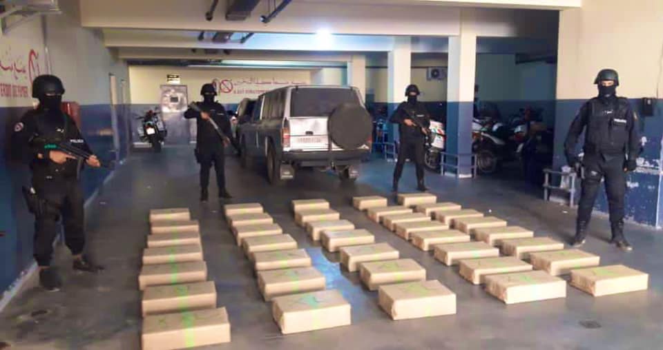 إيقاف خمسيني وحجز حوالي طن من الحشيش بأوطاط الحاج