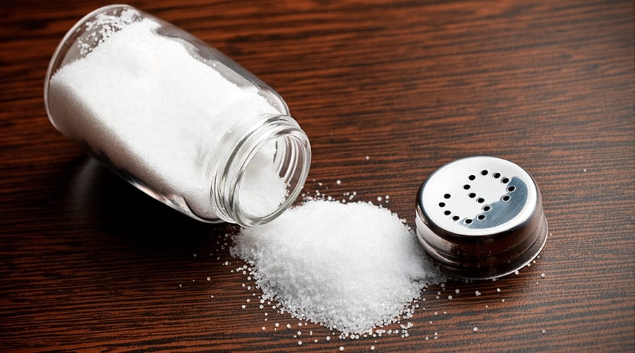 ما الذي يحدث في حال تناول كميات كبيرة من الملح