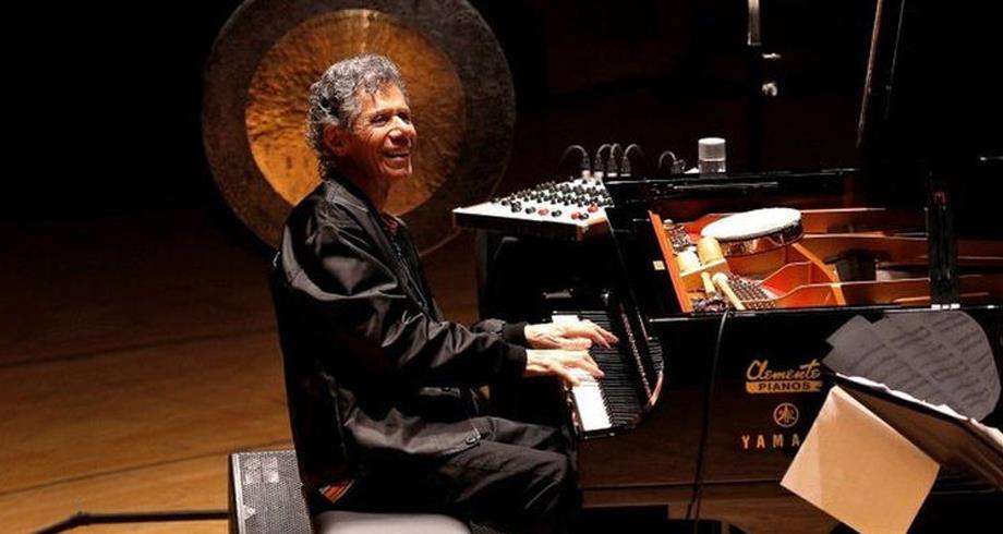 وفاة عازف البيانو الشهير تشيك كوريا عن 79 سنة