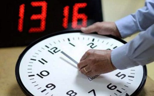 وأخيرا.. الحكومة تعلن العودة إلى الساعة القانونية في هذا التاريخ