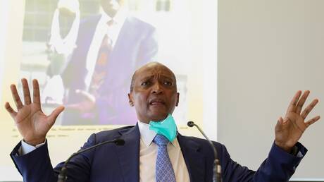 ملياردير وصهر رئيس جنوب إفريقيا.. تعرف على الرئيس الجديد للاتحاد الإفريقي لكرة القدم