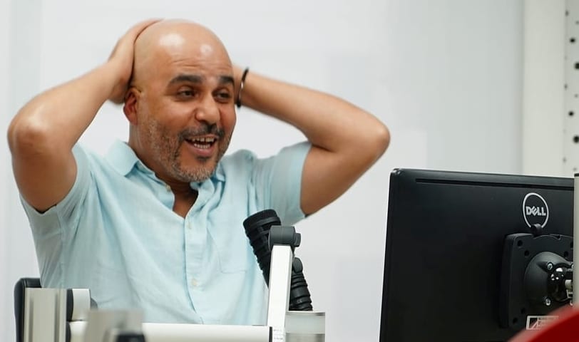 شاهد.. الرمضاني يكشف حقيقة الاعتداء عليه بالسيوف