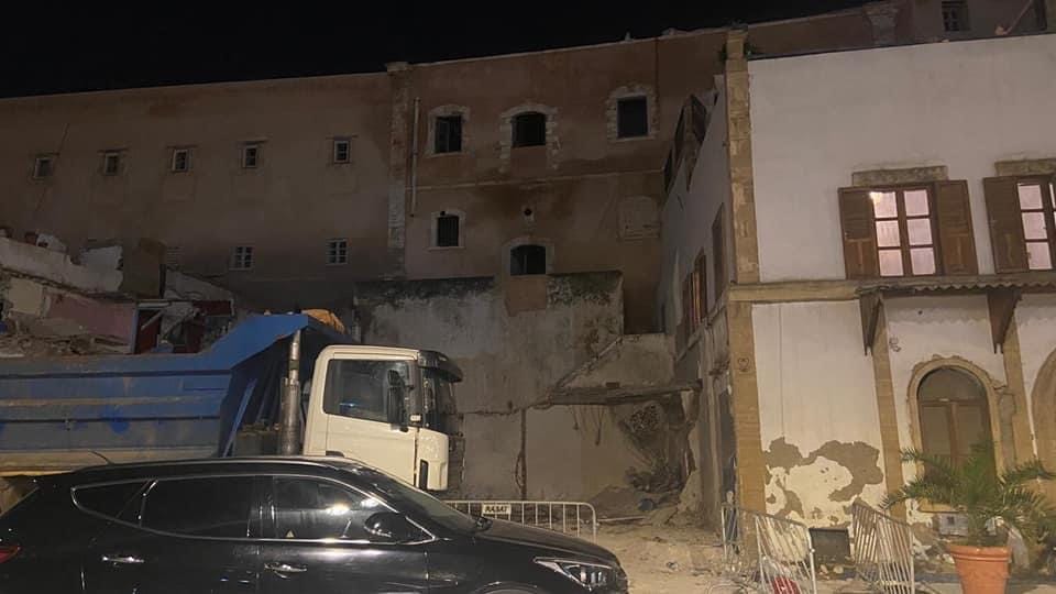 سلطات الرباط تخلي دور سكنية ومحلات تجارية قبالة المارينا إستعدادا لهدمها