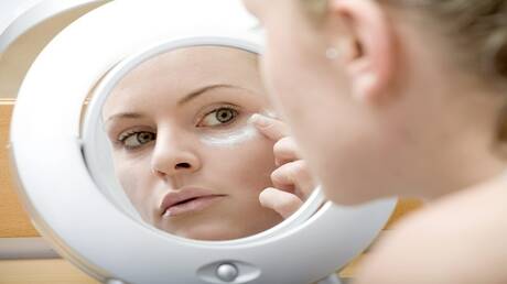 اجتنبوها.. خمس عادات شائعة مضرّة للبشرة