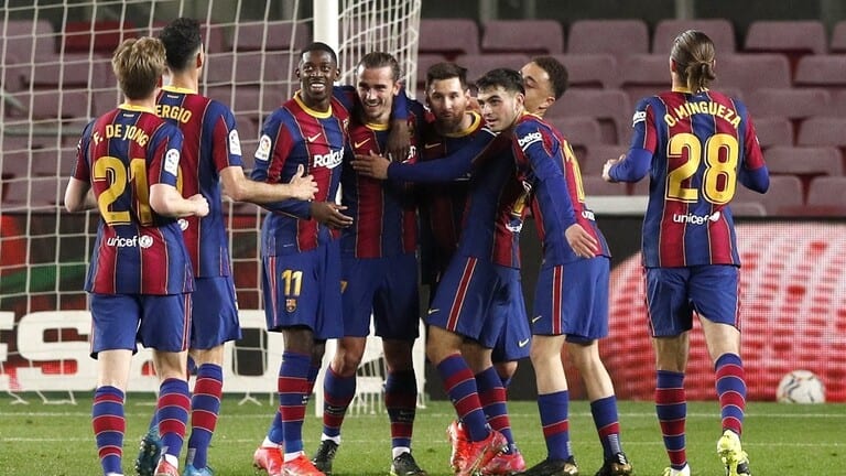 الليغا تشتعل.. برشلونة يضيّق الخناق على أتلتيكو بعد انتصاره على هويسكا