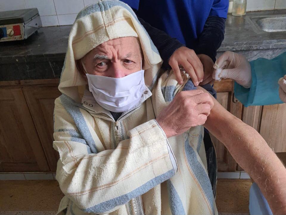 عضو بالحزب الديمقراطي الأمريكي يخص المقاوم ولاعب الكاك سابقًا المنصوري التايد برسالة مؤثرة