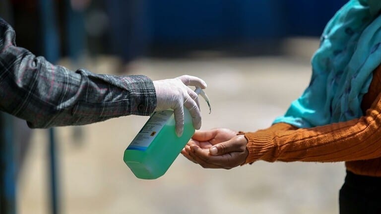 ها علاش.. يجب عدم إهمال المطهرات الآن