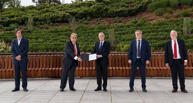 رسميا.. إعادة انتخاب فلورنتينو بيريس رئيساً لريال مدريد لولاية سادسة