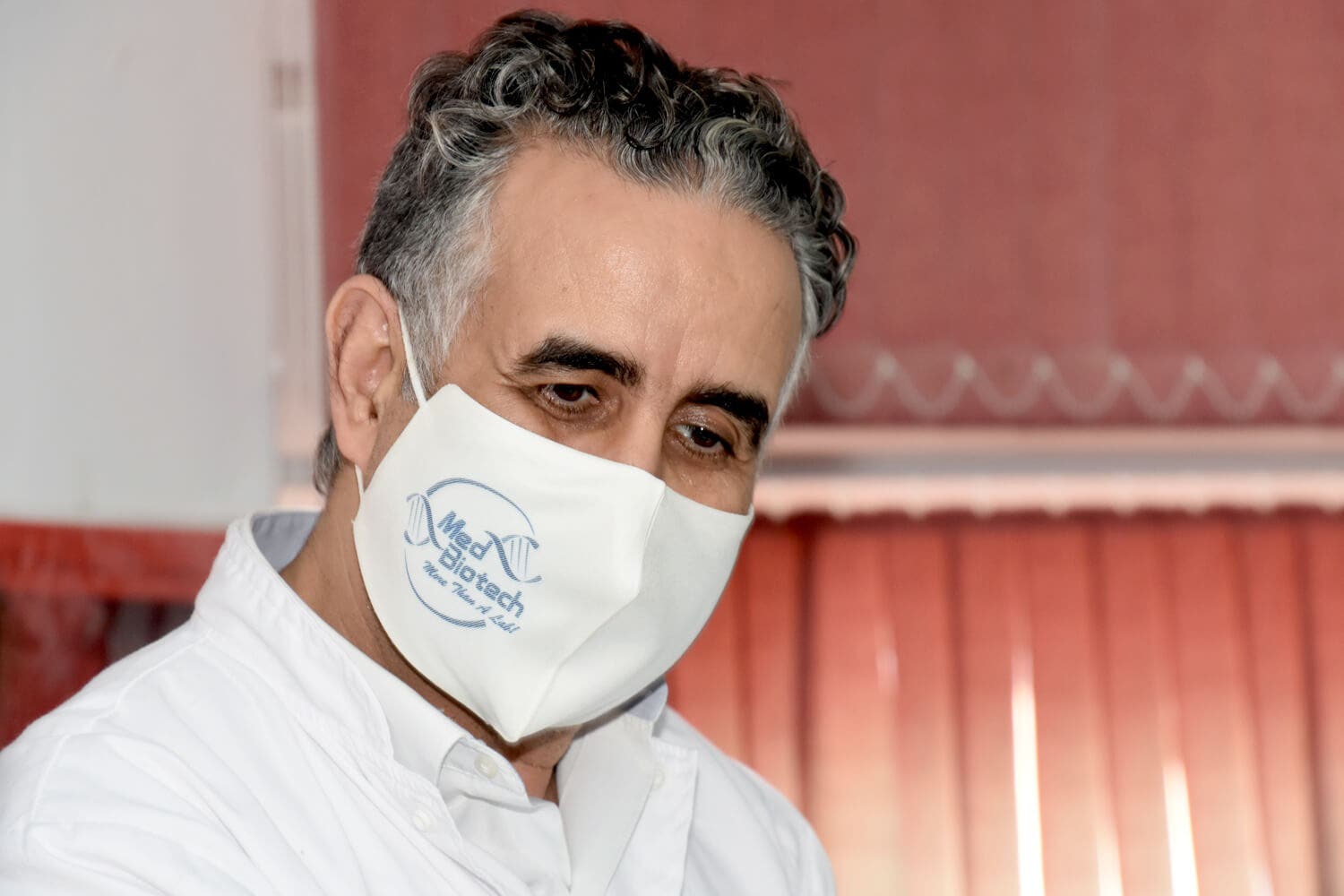 ستتفشى في المغرب خلال أسابيع.. البروفيسور الإبراهيمي يحذّر من السلالة البريطانية لفيروس كورونا